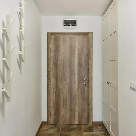One Br Flat Close To Sea Garden And Beach